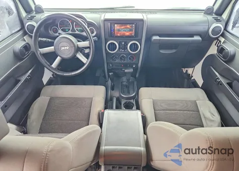 2010 Jeep Wrangler Unlimited Sahara z USA, uszkodzony, nr VIN 1J4HA5H11AL152230